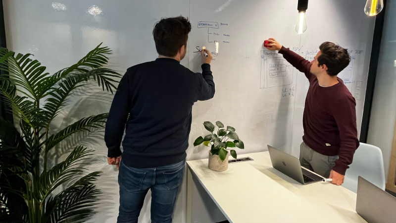 Pieter-Jan en Gill werken aan een informatiearchitectuur