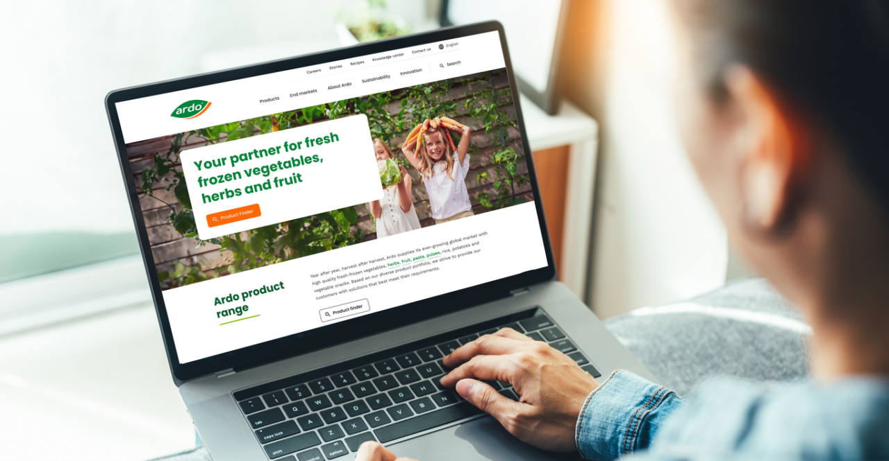 Laptop met de homepagina van Ardo
